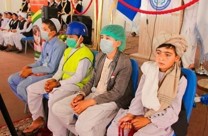 د مکتب او مدرسې تر منځ فاصله ختمه کړئ!