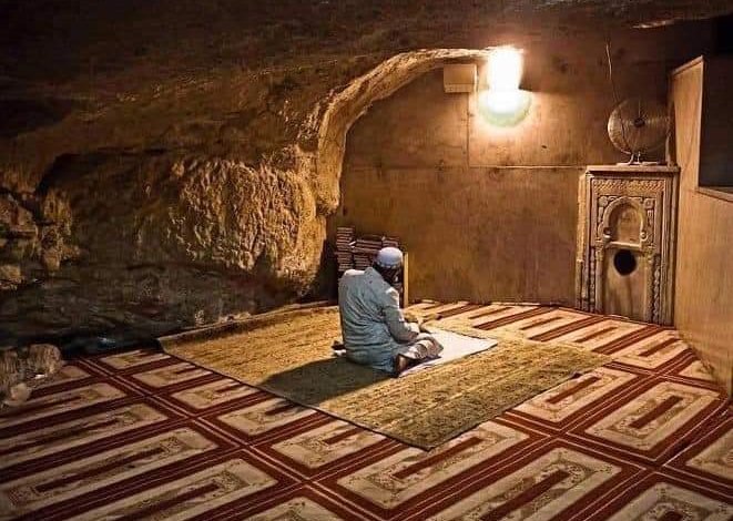 ولې مو په لمونځ کې خشوع نشته؟